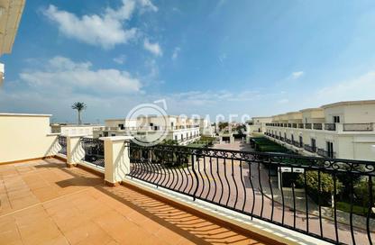 Villa - 5 Bedrooms - 6 Bathrooms for rent in The Garden - Floresta Gardens - The Pearl Island - Doha
