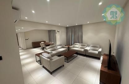 Apartment - 3 Bedrooms - 3 Bathrooms for rent in Umm Ghuwalina - Umm Ghuwailina - Doha