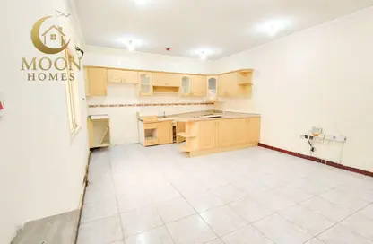 Apartment - 1 Bedroom - 1 Bathroom for rent in Umm Ghuwailina 4 - Umm Ghuwailina - Doha