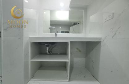 Apartment - Studio - 1 Bathroom for rent in Umm Ghwailina Comm - Umm Ghuwalina - Umm Ghuwailina - Doha