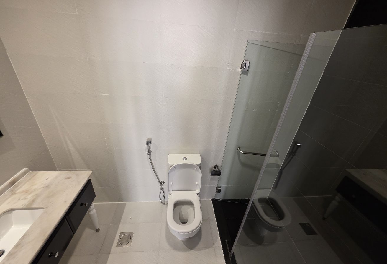 2Bhk Semi furnished prime location Marina lusail.. thumbnail 3