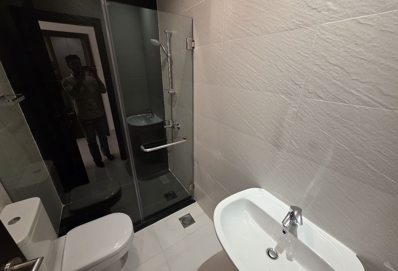 2Bhk Semi furnished prime location Marina lusail.. thumbnail 11