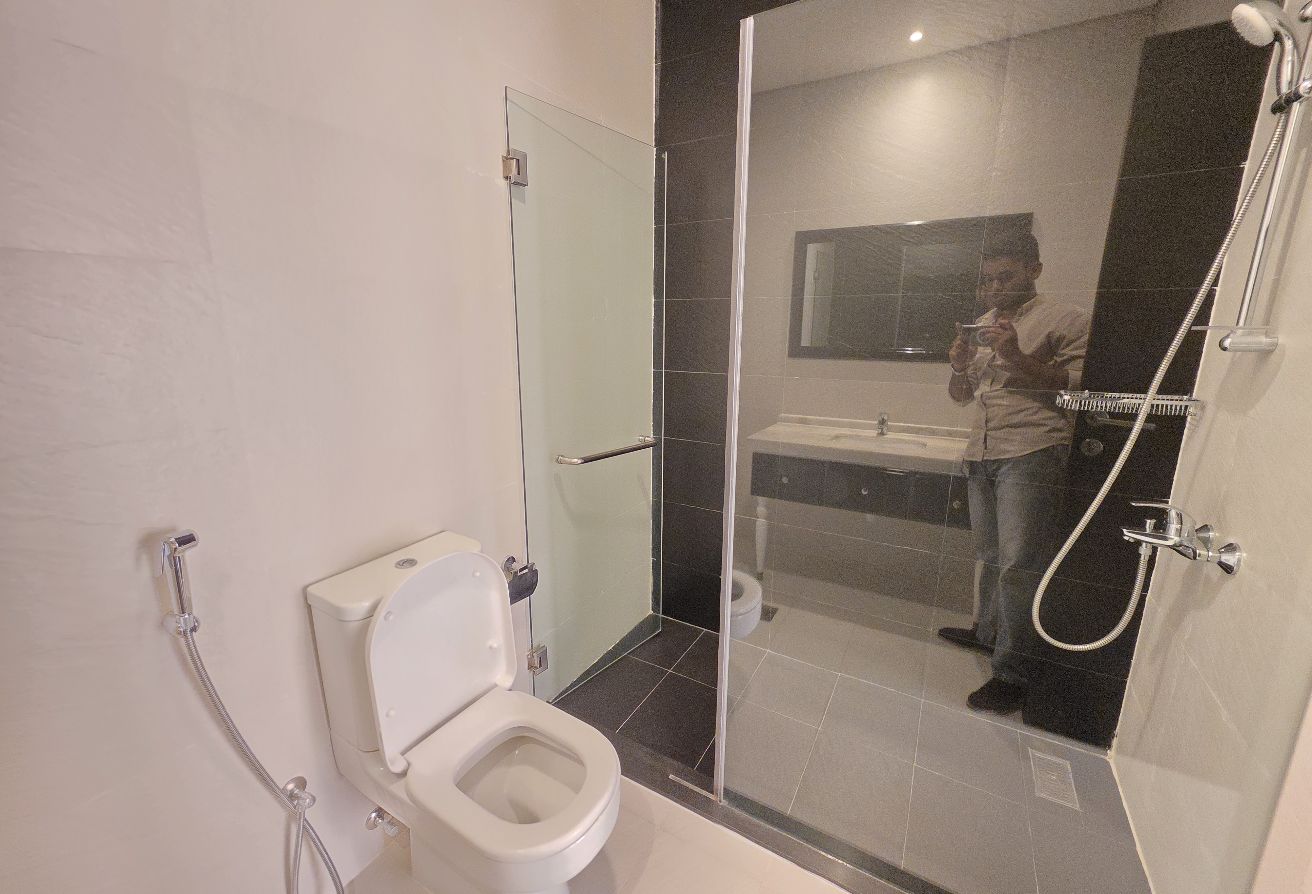 2Bhk Semi furnished prime location Marina lusail.. thumbnail 12