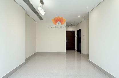 Apartment - 2 Bedrooms - 2 Bathrooms for rent in Marina Tower 23 - Marina District - Lusail