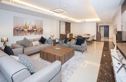 Compound - 3 Bedrooms - 4 Bathrooms for rent in Al Duhail - Al Duhail - Doha