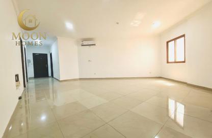 Apartment - 2 - 2 for rent in Umm Ghwailina Comm - Umm Ghuwalina - Umm Ghuwailina - Doha