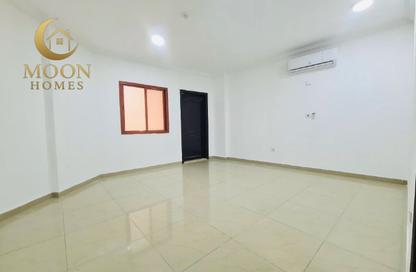 Apartment - 2 - 2 for rent in Umm Ghwailina Comm - Umm Ghuwalina - Umm Ghuwailina - Doha