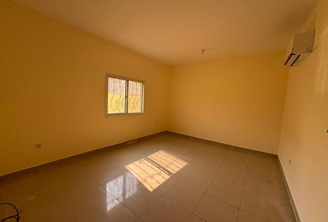 1004883 - Property Image 3