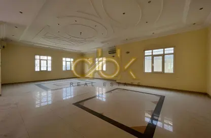 Villa - 6 Bedrooms - 7+ Bathrooms for rent in Al Dafna - Al Dafna - Doha