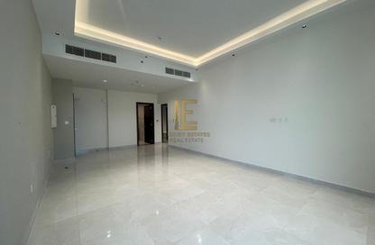 Apartment - 2 Bedrooms - 3 Bathrooms for rent in Blossom Tower - Lusail