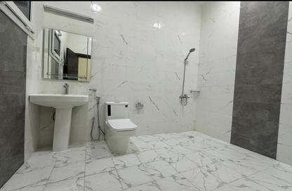 Apartment - 3 Bedrooms - 3 Bathrooms for rent in Al Waab - Doha