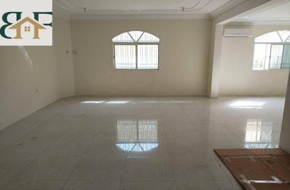 Apartment - 3 Bedrooms - 3 Bathrooms for rent in Al Mansoura - Al Mansoura - Doha