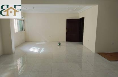 Apartment - 3 Bedrooms - 3 Bathrooms for rent in Al Mansoura - Al Mansoura - Doha