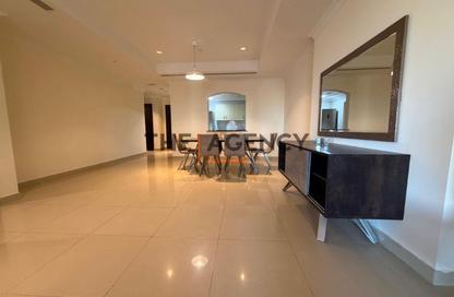 Apartment - 1 Bedroom - 2 Bathrooms for rent in Tower 13 - Porto Arabia - The Pearl Island - Doha Apartment - 1 Bedroom - 2 Bathrooms for rent in Tower 13 - Porto Arabia - The Pearl Island - Doha