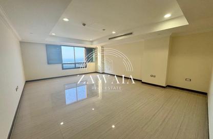 Apartment - 1 Bedroom - 2 Bathrooms for rent in East Porto Drive - Porto Arabia - The Pearl Island - Doha Apartment - 1 Bedroom - 2 Bathrooms for rent in East Porto Drive - Porto Arabia - The Pearl Island - Doha