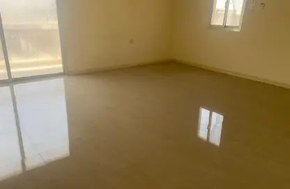 Apartment - 4 Bedrooms - 3 Bathrooms for rent in Al Luqta - Al Luqta - Doha