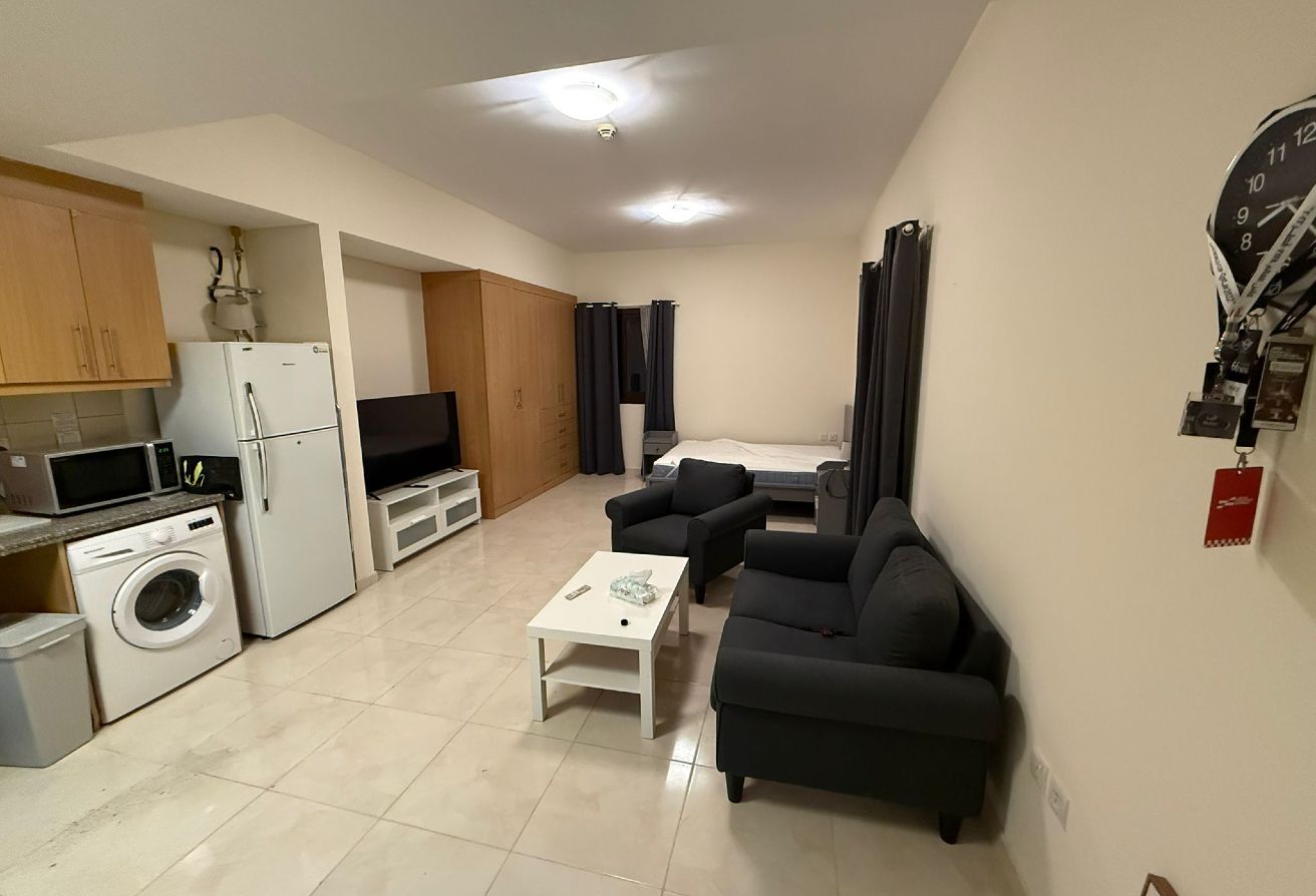 Furnished Studio | Bills Included | Foxhills