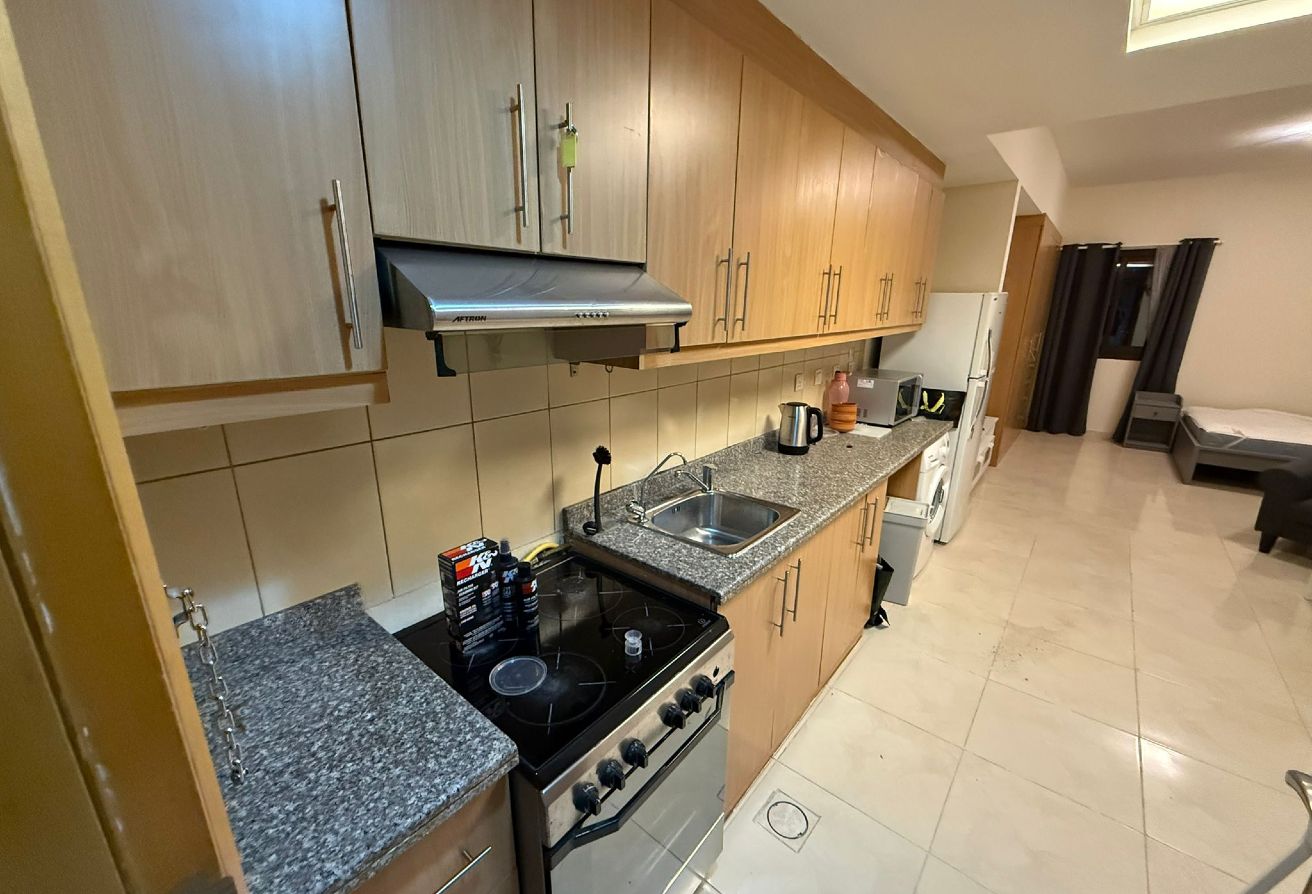 Furnished Studio | Bills Included | Foxhills