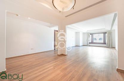 Apartment - 1 Bedroom - 2 Bathrooms for sale in West Porto Drive - Porto Arabia - The Pearl Island - Doha