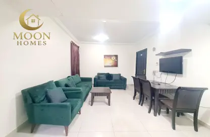 شقة - غرفة نوم - 2 حمامات للايجار في ام غوالينا تجارية - ام غويلينا - أم غويلينا - الدوحة