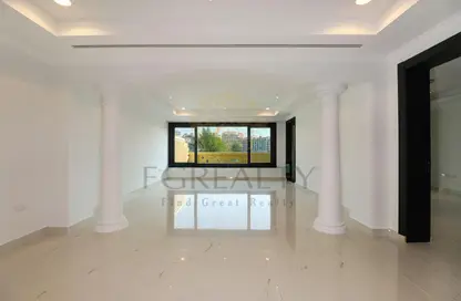 Townhouse - 2 Bedrooms - 3 Bathrooms for sale in West Porto Drive - Porto Arabia - The Pearl Island - Doha