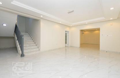 Villa - 4 Bedrooms - 4 Bathrooms for rent in Muraikh - AlMuraikh - Doha