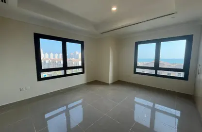 Apartment - 2 Bedrooms - 3 Bathrooms for rent in East Porto Drive - Porto Arabia - The Pearl Island - Doha