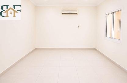 Apartment - 2 Bedrooms - 2 Bathrooms for rent in Al Mansoura - Al Mansoura - Doha