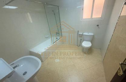 Apartment - 2 Bedrooms - 2 Bathrooms for rent in Al Sadd Road - Al Sadd - Doha