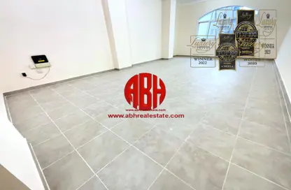 شقة - 3 غرف نوم - 3 حمامات للايجار في شارع انس - فريج بن محمود الشمالي - فريج بن محمود - الدوحة