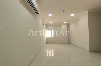 Apartment - 2 Bedrooms - 3 Bathrooms for rent in Al Nasr Street - Al Nasr - Doha