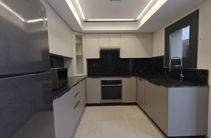 مجمع سكني - 5 غرف نوم - 6 حمامات للايجار في ويست واك - الوعب - الدوحة