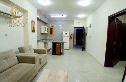 Apartment - 1 Bedroom - 1 Bathroom for rent in Umm Ghuwailina 4 - Umm Ghuwailina - Doha