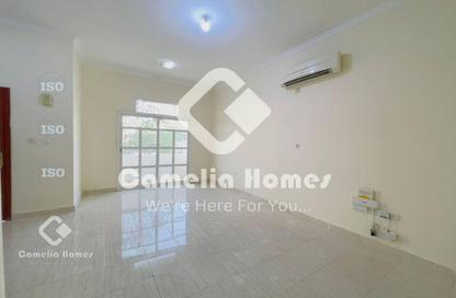 مجمع سكني - 5 غرف نوم - 3 حمامات للايجار في العزيزية - العزيزية - الدوحة