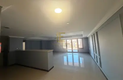 Apartment - 2 Bedrooms - 3 Bathrooms for rent in East Porto Drive - Porto Arabia - The Pearl Island - Doha