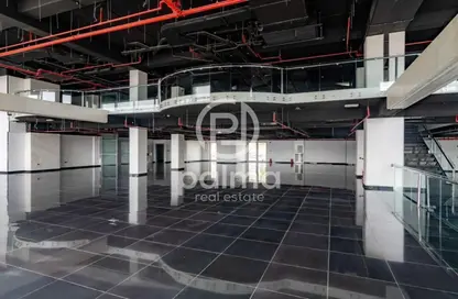 معرض - 2 غرف نوم - 2 حمامات للايجار في شارع ام السنيم - عين خالد - الدوحة