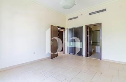 Apartment - 2 Bedrooms - 2 Bathrooms for rent in Carnaval - Qanat Quartier - The Pearl Island - Doha