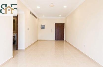 Apartment - 3 Bedrooms - 3 Bathrooms for rent in Al Mansoura - Al Mansoura - Doha