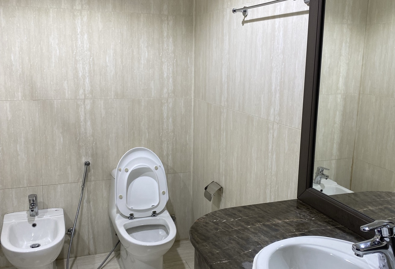 HOMELY 1BHK IN PORTO ARABIA WITH MARINA VIEW thumbnail 8