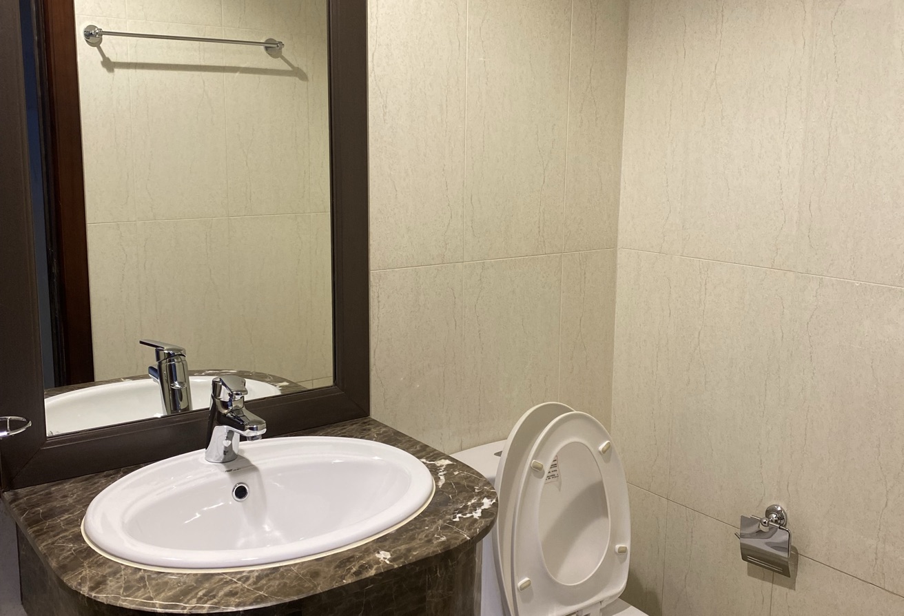 HOMELY 1BHK IN PORTO ARABIA WITH MARINA VIEW thumbnail 5