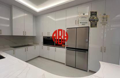 Apartment - 2 Bedrooms - 3 Bathrooms for rent in Floresta Gardens - Floresta Gardens - The Pearl Island - Doha
