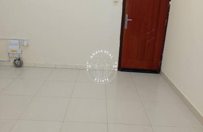 Apartment - 3 Bedrooms - 1 Bathroom for rent in Ain Khalid Gate - Ain Khaled - Doha