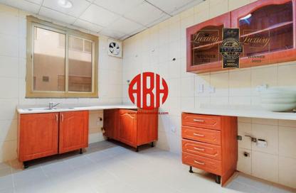Apartment - 2 Bedrooms - 3 Bathrooms for rent in Al Sadd Road - Al Sadd - Doha