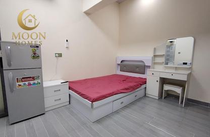 Apartment - Studio - 1 Bathroom for rent in Umm Ghuwailina 4 - Umm Ghuwailina - Doha