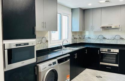 Apartment - 2 Bedrooms - 2 Bathrooms for rent in East Porto Drive - Porto Arabia - The Pearl Island - Doha