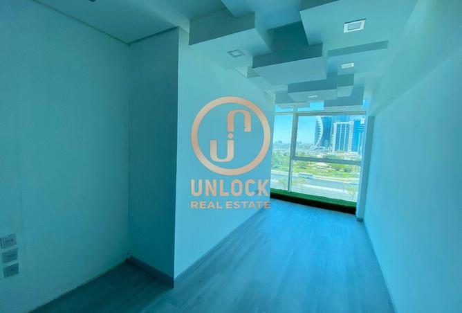 987895 - Property Image 2