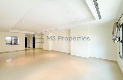 Apartment - 1 Bedroom - 2 Bathrooms for rent in East Porto Drive - Porto Arabia - The Pearl Island - Doha