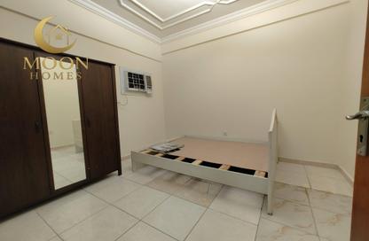 Apartment - 1 Bedroom - 1 Bathroom for rent in Umm Ghwailina Comm - Umm Ghuwalina - Umm Ghuwailina - Doha