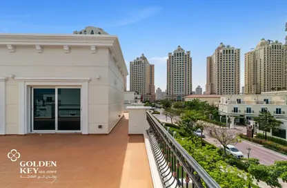 Villa - 6 Bedrooms - 7 Bathrooms for rent in Floresta Gardens - Floresta Gardens - The Pearl Island - Doha