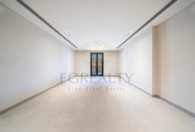 57033469 - Property Image 3